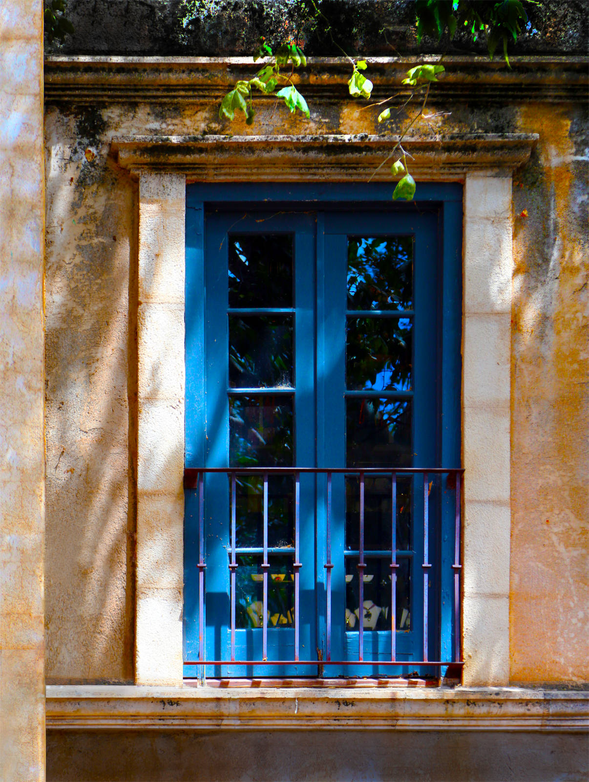 Exterior Window at Tlaquepaque